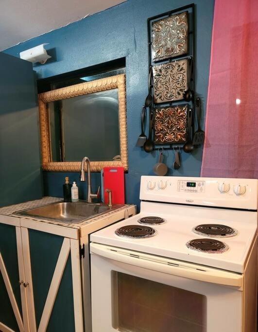 Robbins Estate Apartment