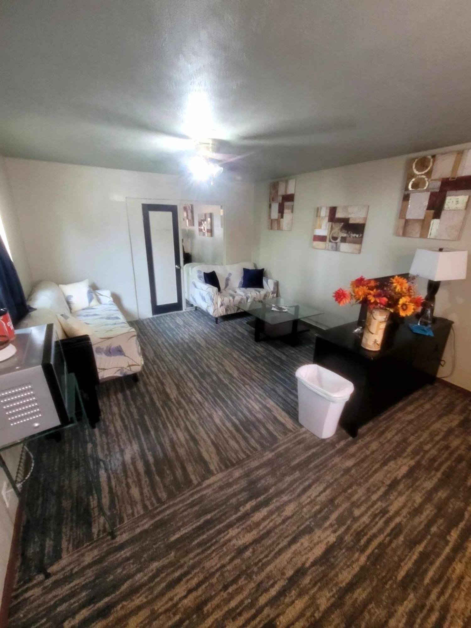 Apartment Robbins Estate